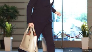 [速報]閣議に遅刻相次ぐ！自民党の気の緩みが問題に