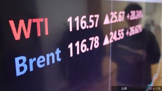 [爆益] 国際原油価格が一時120ドルに迫る
